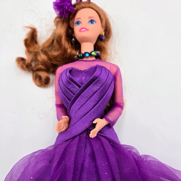 Purple Passion 1995 Barbie Doll Brunette Readhead Mattel Dress Earrings 13555 Re - Picture 15 of 16